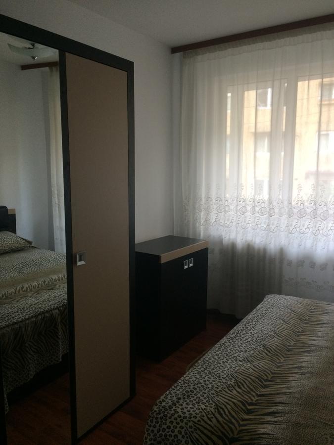 Voxx Apartment Orşova Exteriör bild